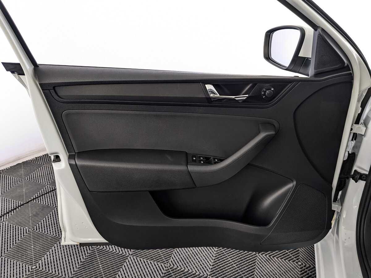 Skoda Rapid с пробегом — 2018 год. Фото: #14