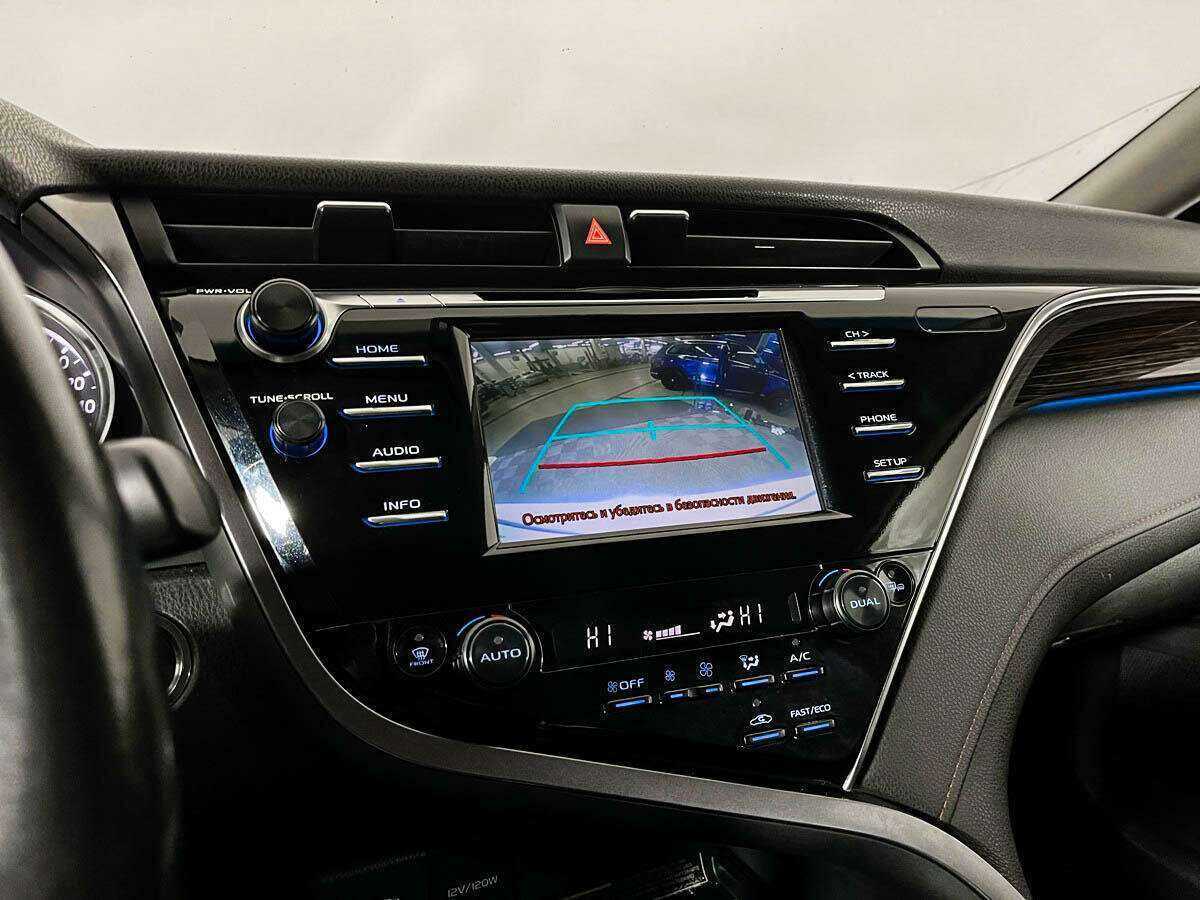 Toyota Camry с пробегом — 2018 год. Фото: #14