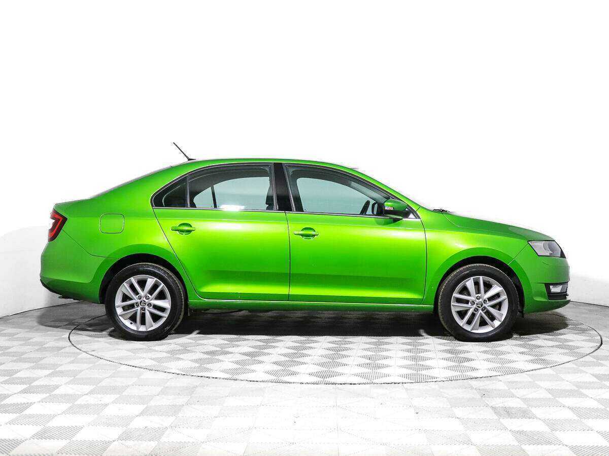 Skoda Rapid с пробегом — 2017 год. Фото: #3