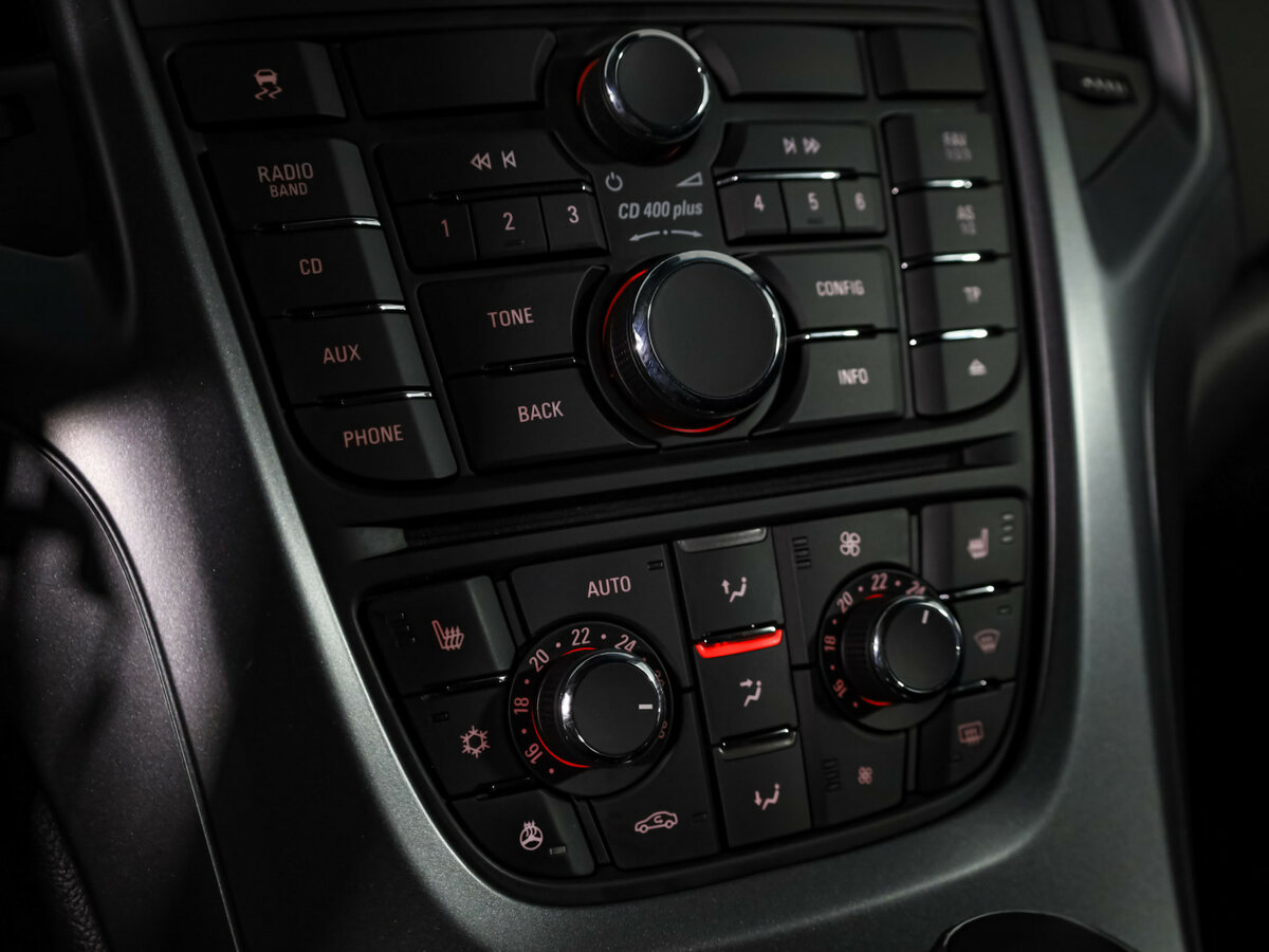 Opel Astra с пробегом — 2014 год. Фото: #14