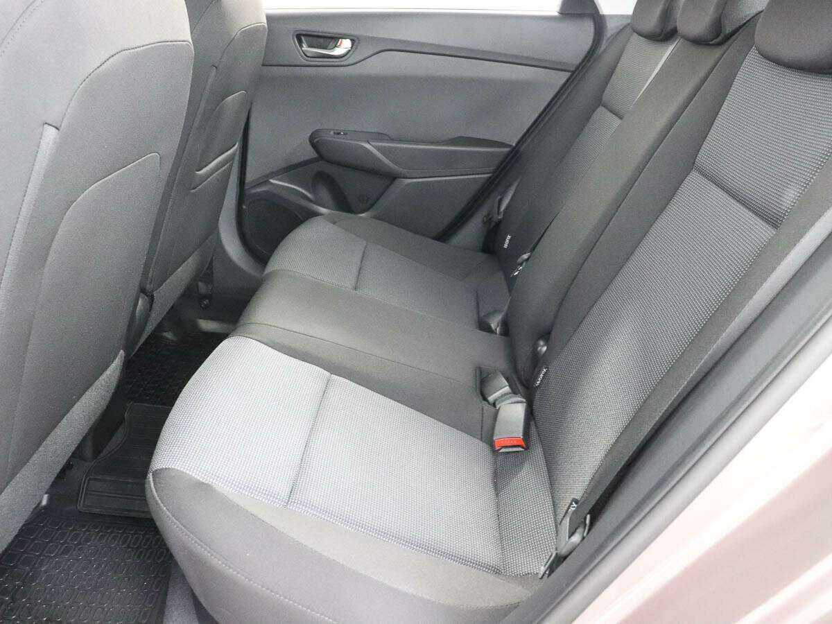 Hyundai Solaris с пробегом — 2021 год. Фото: #8