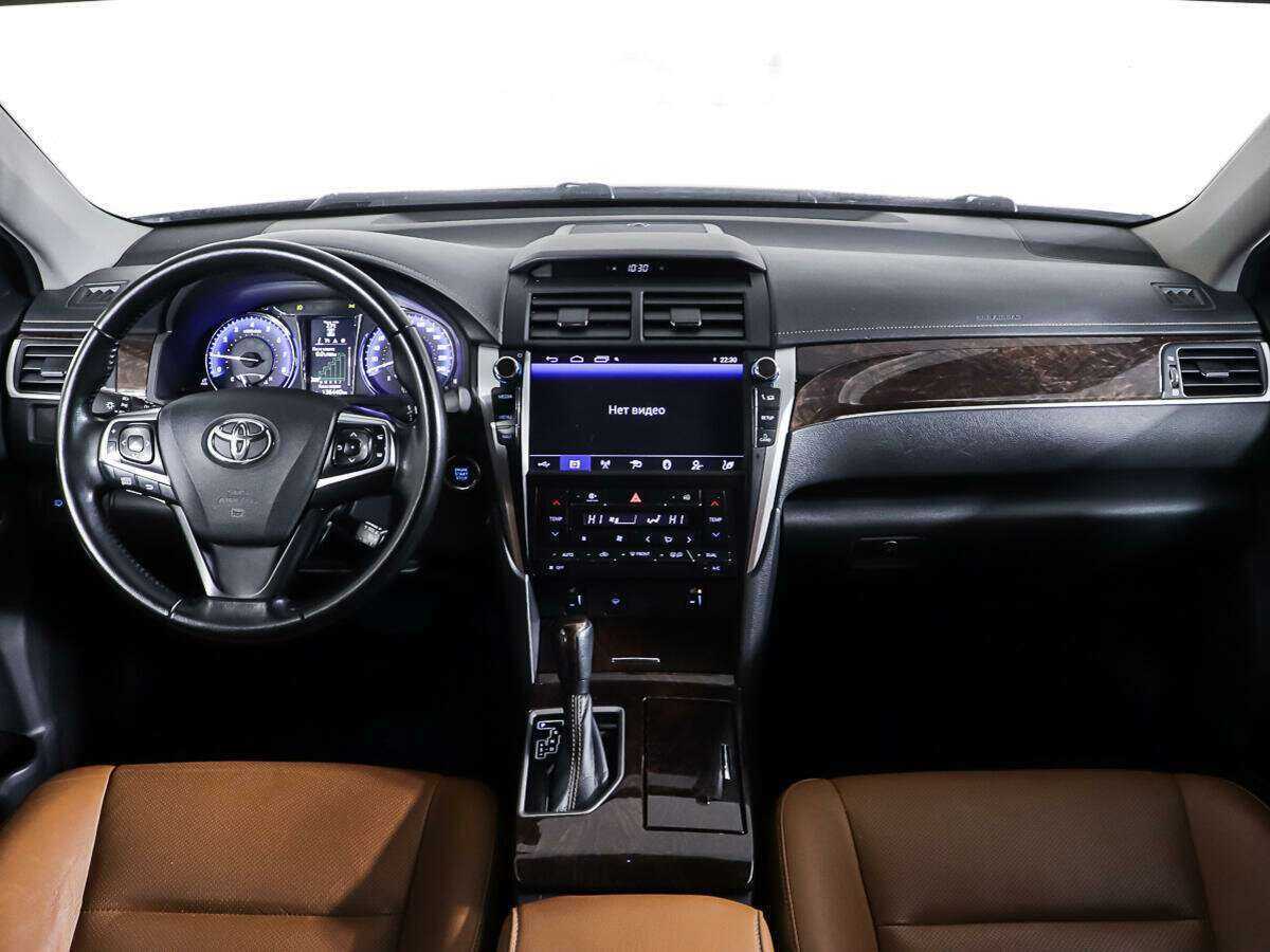 Toyota Camry с пробегом — 2017 год. Фото: #10