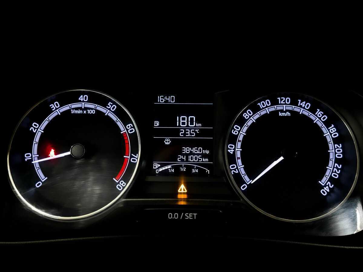 Skoda Rapid с пробегом — 2017 год. Фото: #12