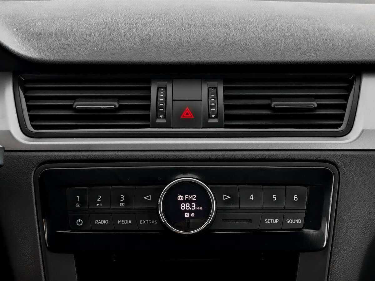 Skoda Rapid с пробегом — 2017 год. Фото: #13