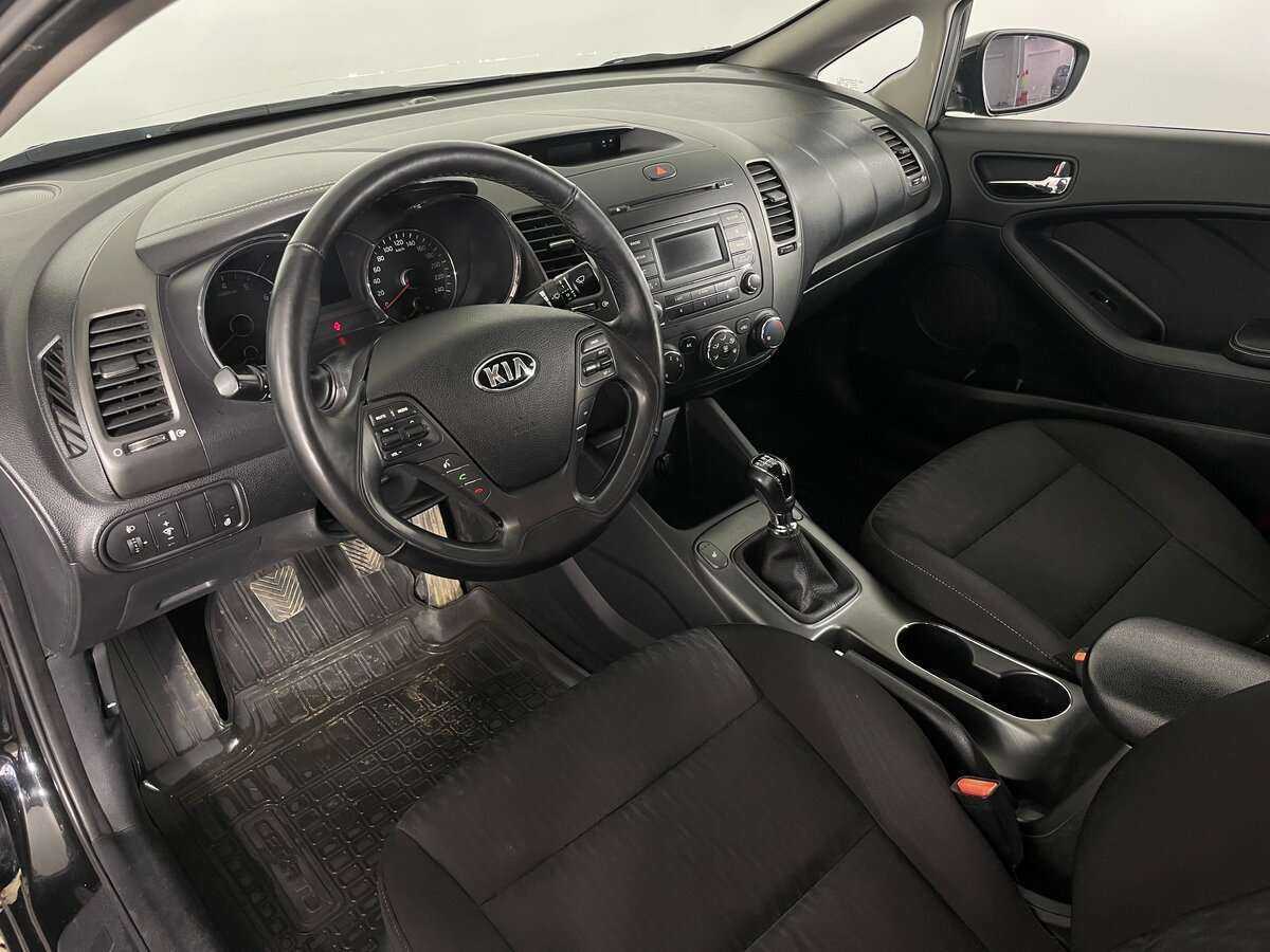 Kia Cerato с пробегом — 2015 год. Фото: #6