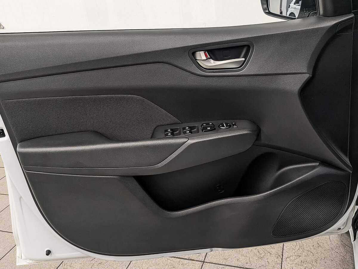 Hyundai Solaris с пробегом — 2017 год. Фото: #18