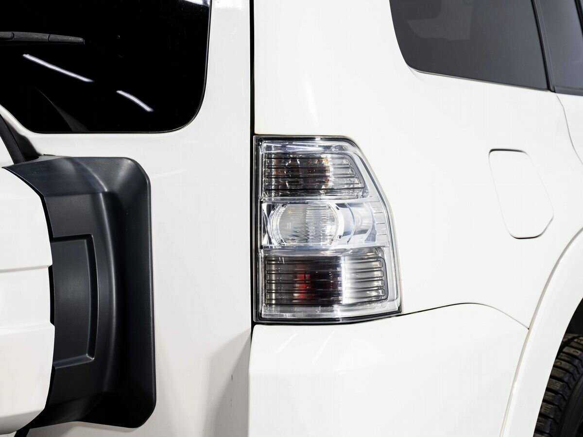 Mitsubishi Pajero с пробегом — 2013 год. Фото: #23