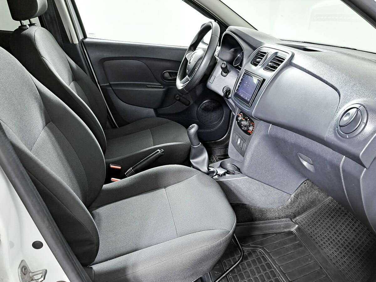 Renault Sandero с пробегом — 2018 год. Фото: #6