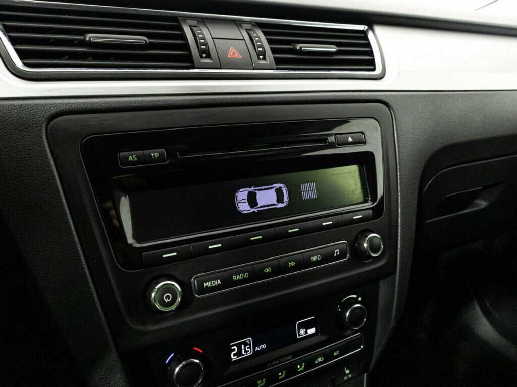 Skoda Rapid с пробегом — 2015 год. Фото: #14