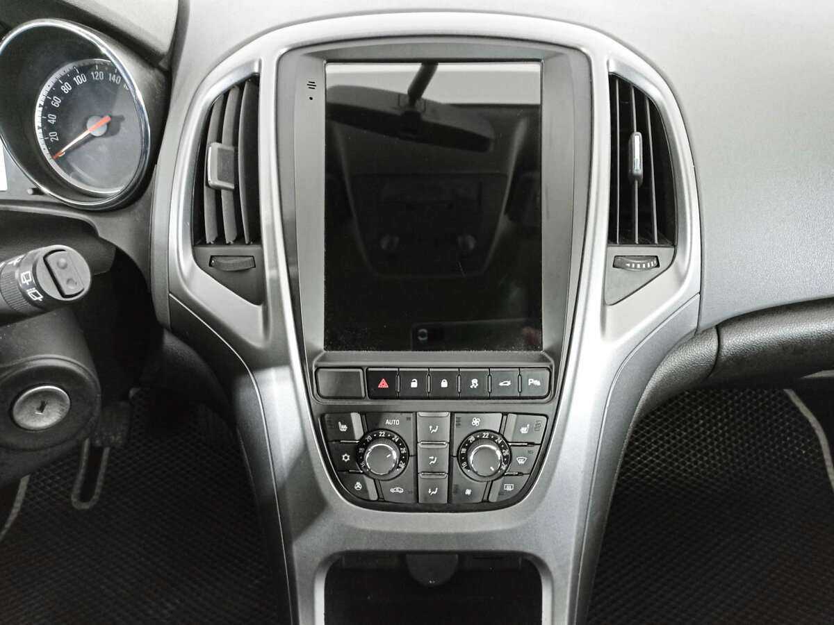 Opel Astra с пробегом — 2014 год. Фото: #10