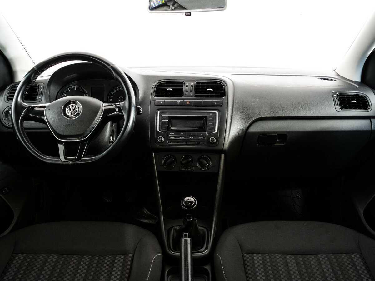 Volkswagen Polo с пробегом — 2016 год. Фото: #9