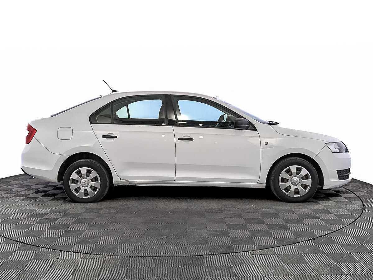 Skoda Rapid с пробегом — 2017 год. Фото: #3