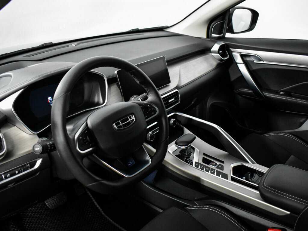 Geely Coolray с пробегом — 2022 год. Фото: #8