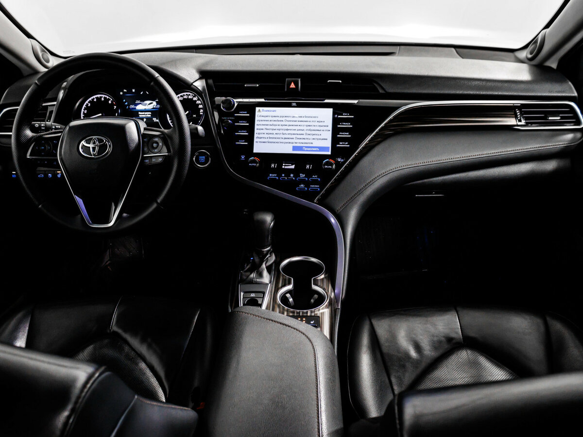 Toyota Camry с пробегом — 2019 год. Фото: #10