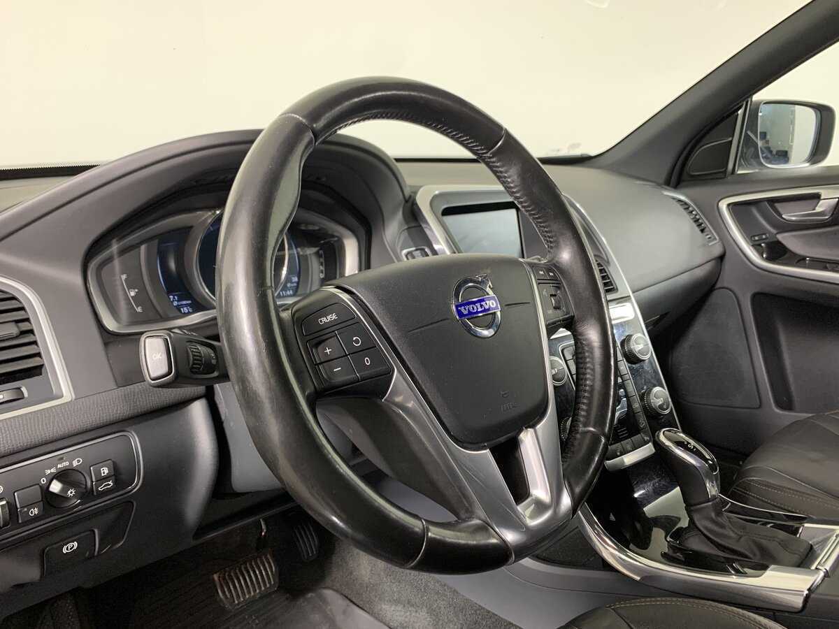 Volvo XC60 с пробегом — 2016 год. Фото: #11