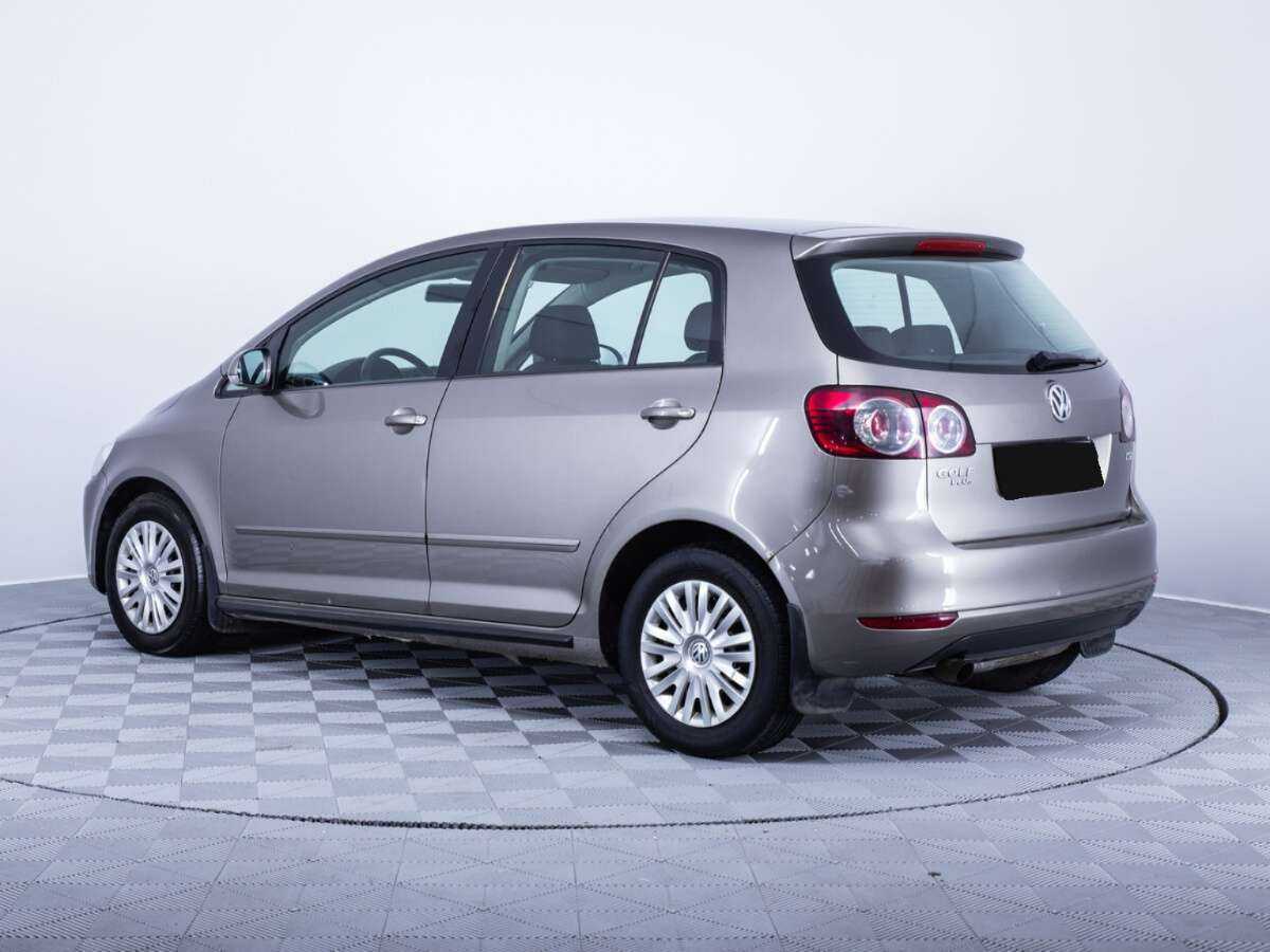 Volkswagen Golf Plus с пробегом — 2012 год. Фото: #6