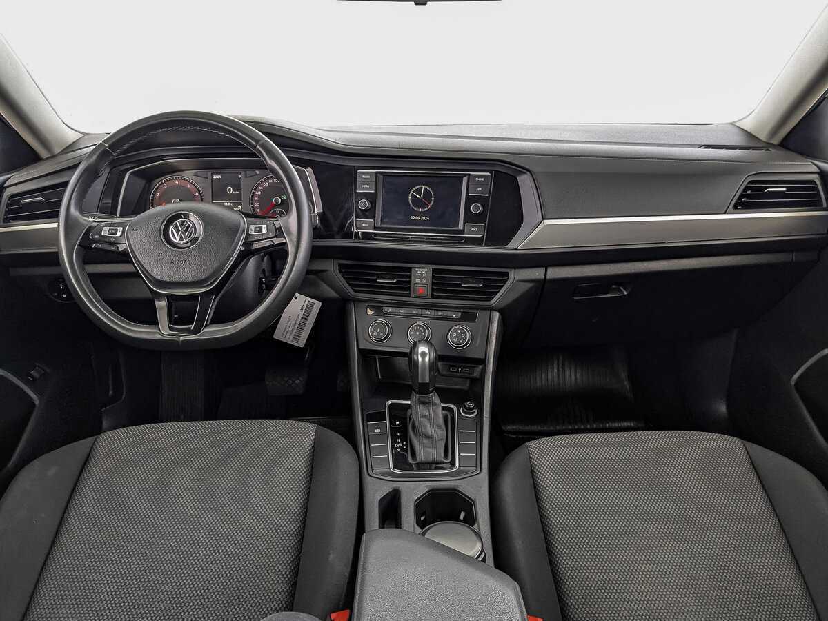 Volkswagen Jetta с пробегом — 2020 год. Фото: #9