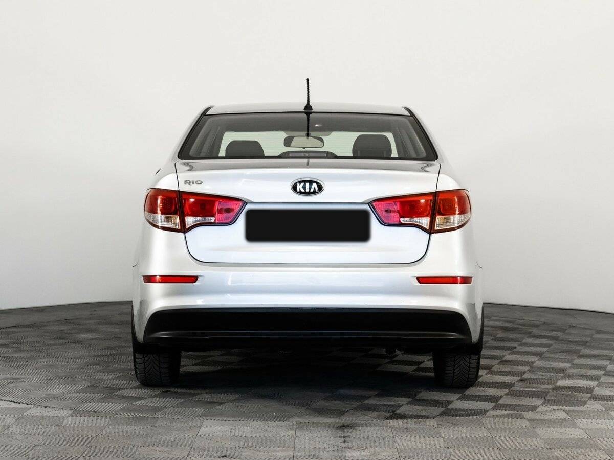Kia Rio с пробегом — 2015 год. Фото: #4