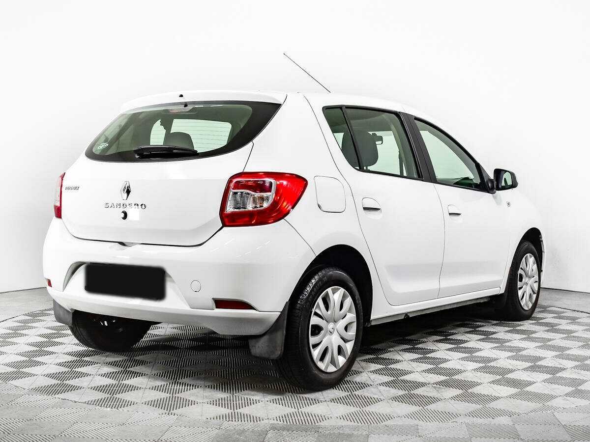 Renault Sandero с пробегом — 2017 год. Фото: #3