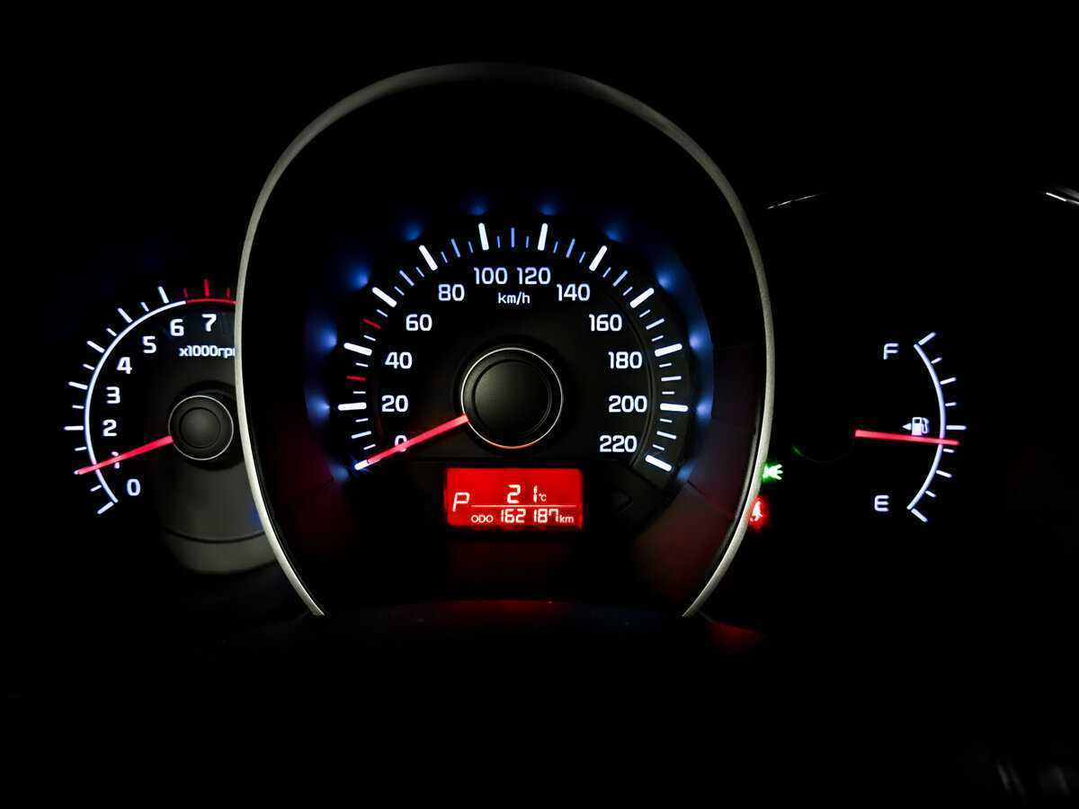 Kia Rio с пробегом — 2015 год. Фото: #12