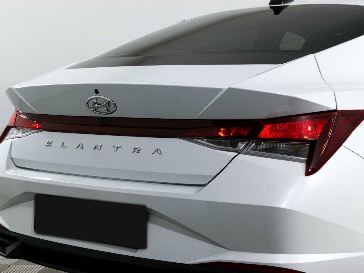 Hyundai Elantra с пробегом — 2021 год. Фото: #16
