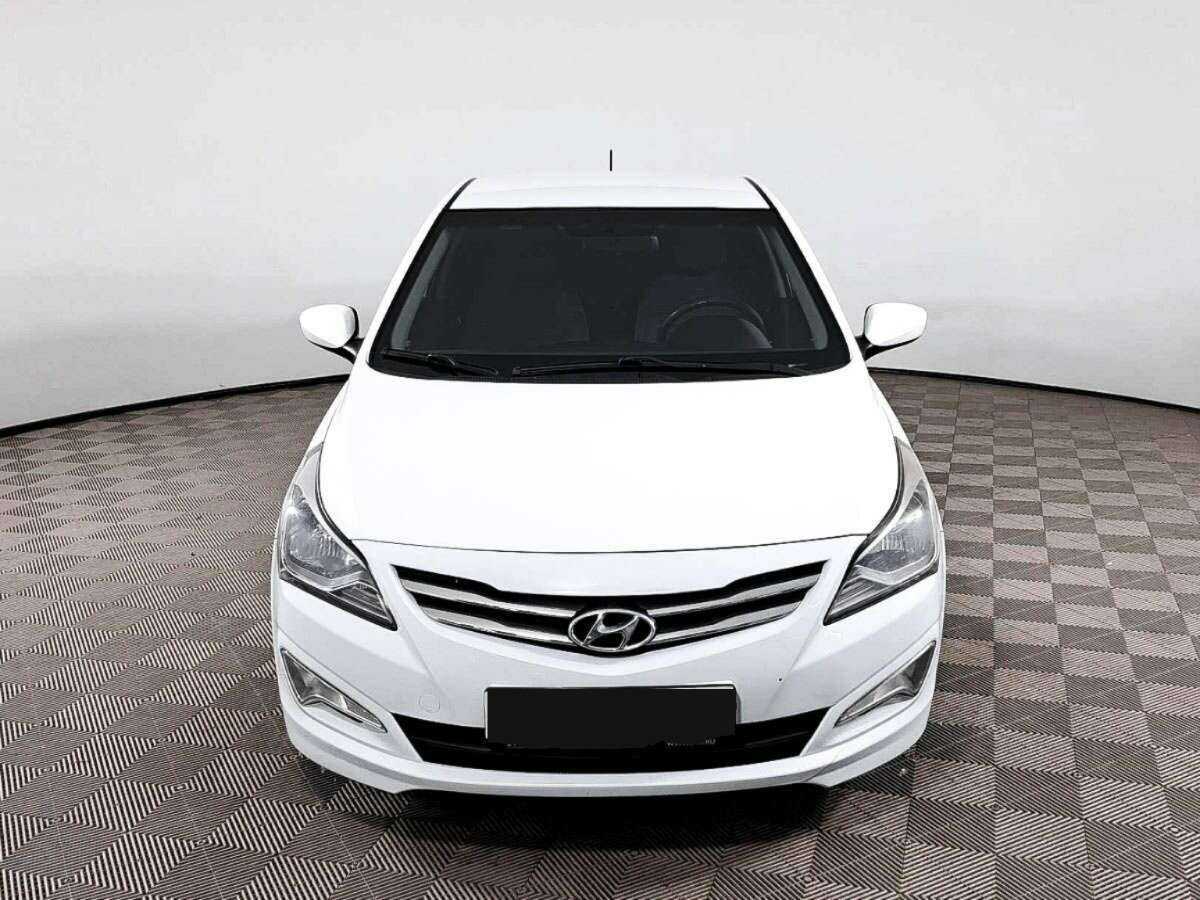 Hyundai Solaris с пробегом — 2015 год. Фото: #1