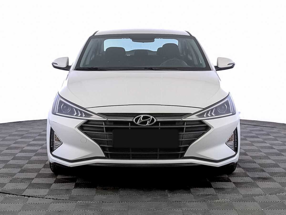Hyundai Elantra с пробегом — 2019 год. Фото: #1