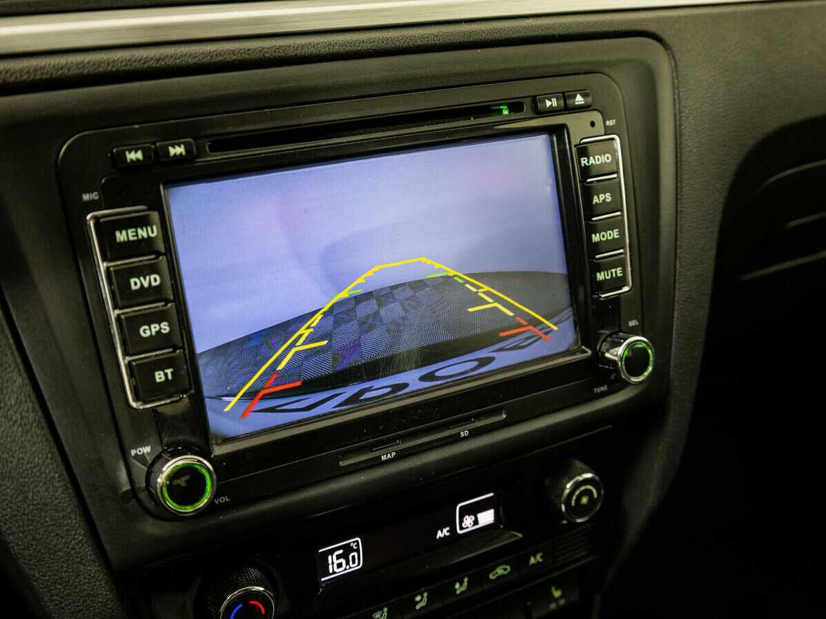 Skoda Rapid с пробегом — 2016 год. Фото: #12