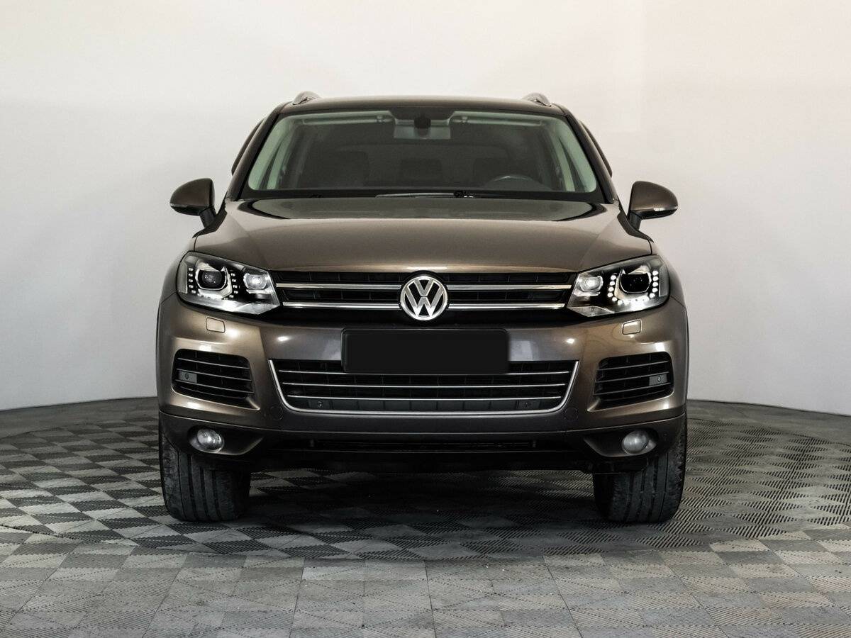 Volkswagen Touareg с пробегом — 2012 год. Фото: #1