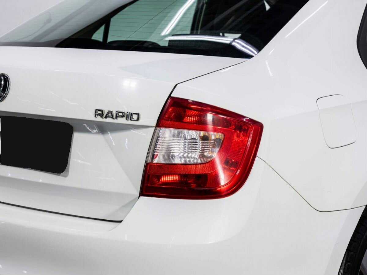 Skoda Rapid с пробегом — 2015 год. Фото: #21