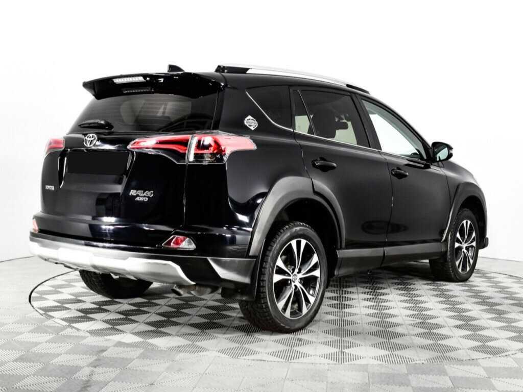 Toyota RAV4 с пробегом — 2018 год. Фото: #4