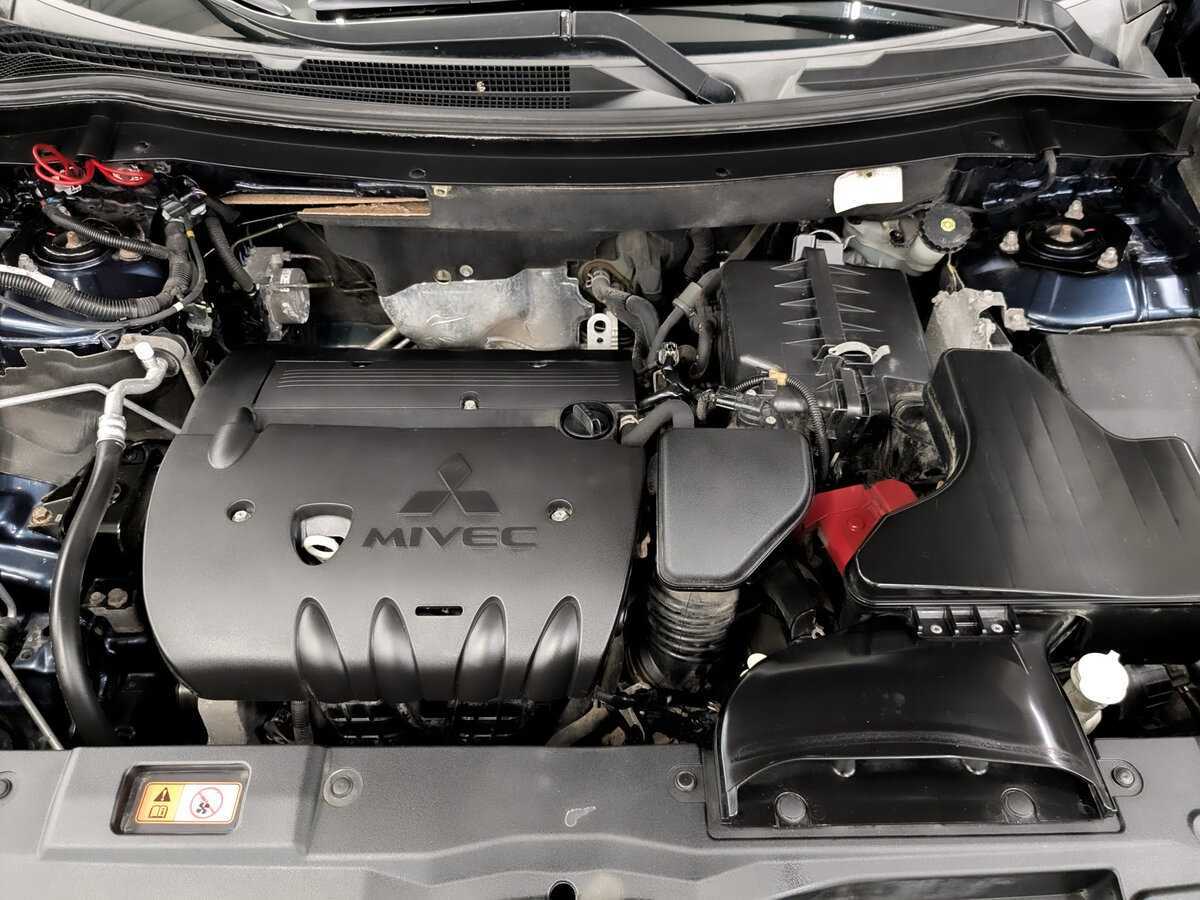 Mitsubishi Outlander с пробегом — 2017 год. Фото: #8