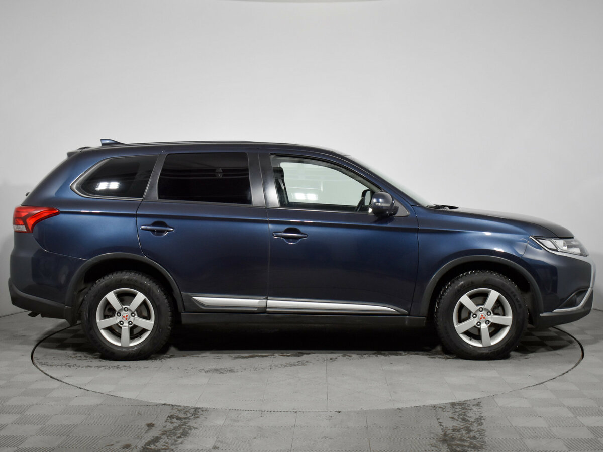 Mitsubishi Outlander с пробегом — 2019 год. Фото: #3