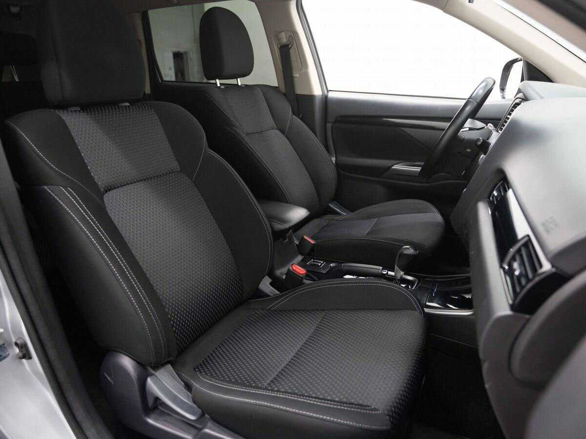 Mitsubishi Outlander с пробегом — 2019 год. Фото: #11