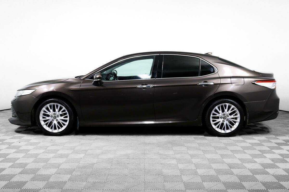Toyota Camry с пробегом — 2019 год. Фото: #7