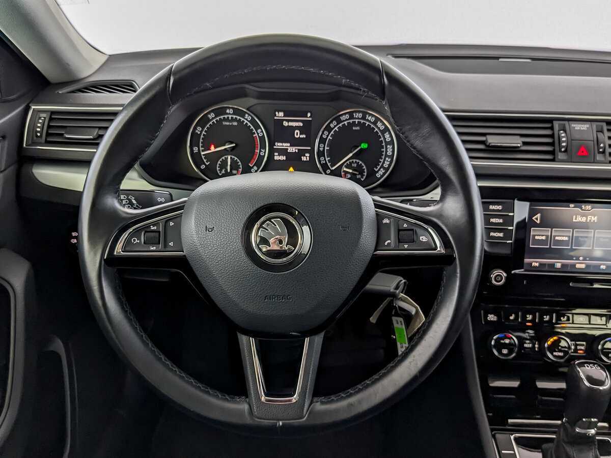 Skoda Superb с пробегом — 2018 год. Фото: #18