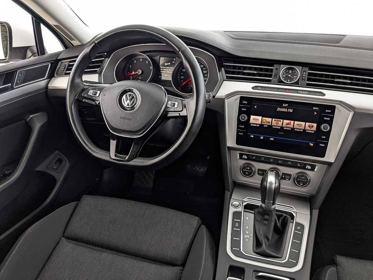 Volkswagen Passat с пробегом — 2019 год. Фото: #25