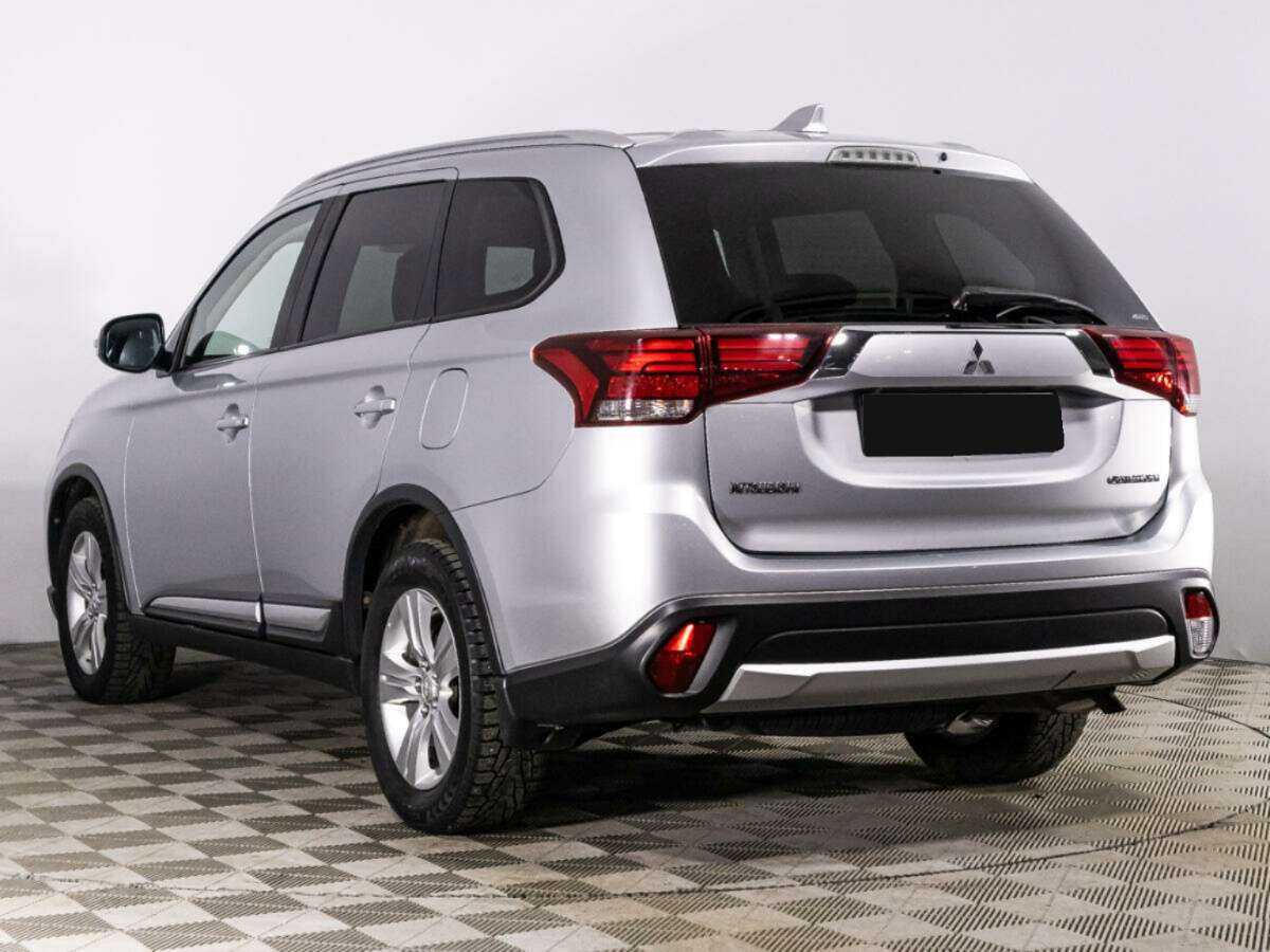 Mitsubishi Outlander с пробегом — 2017 год. Фото: #6