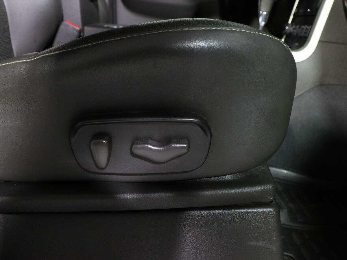 Nissan Pathfinder с пробегом — 2013 год. Фото: #11