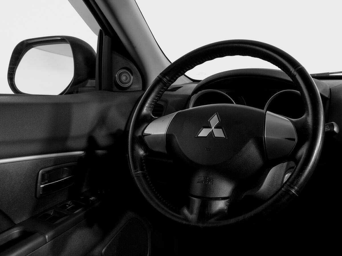 Mitsubishi ASX с пробегом — 2012 год. Фото: #13