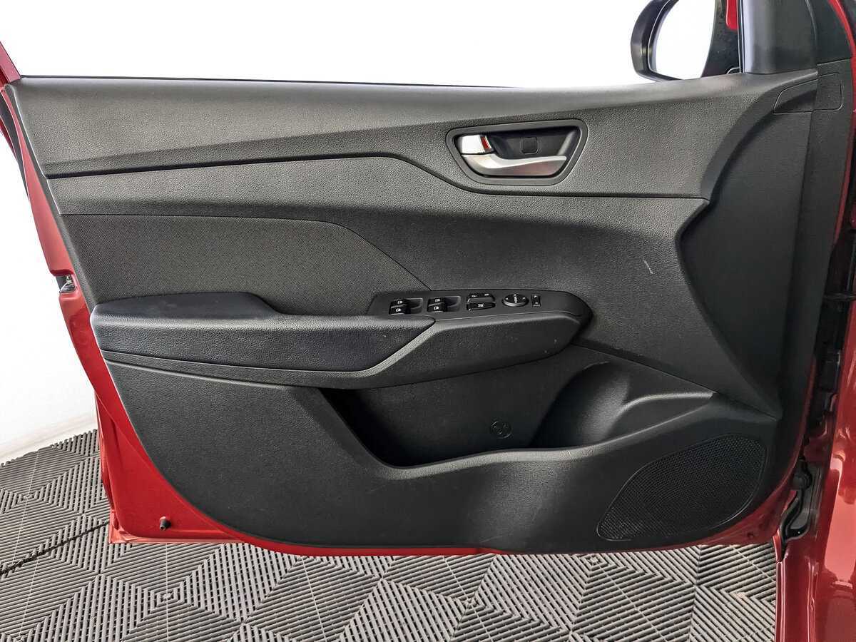 Hyundai Solaris с пробегом — 2021 год. Фото: #18