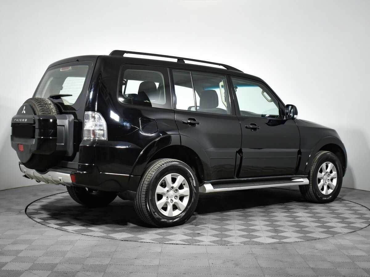Mitsubishi Pajero с пробегом — 2013 год. Фото: #3