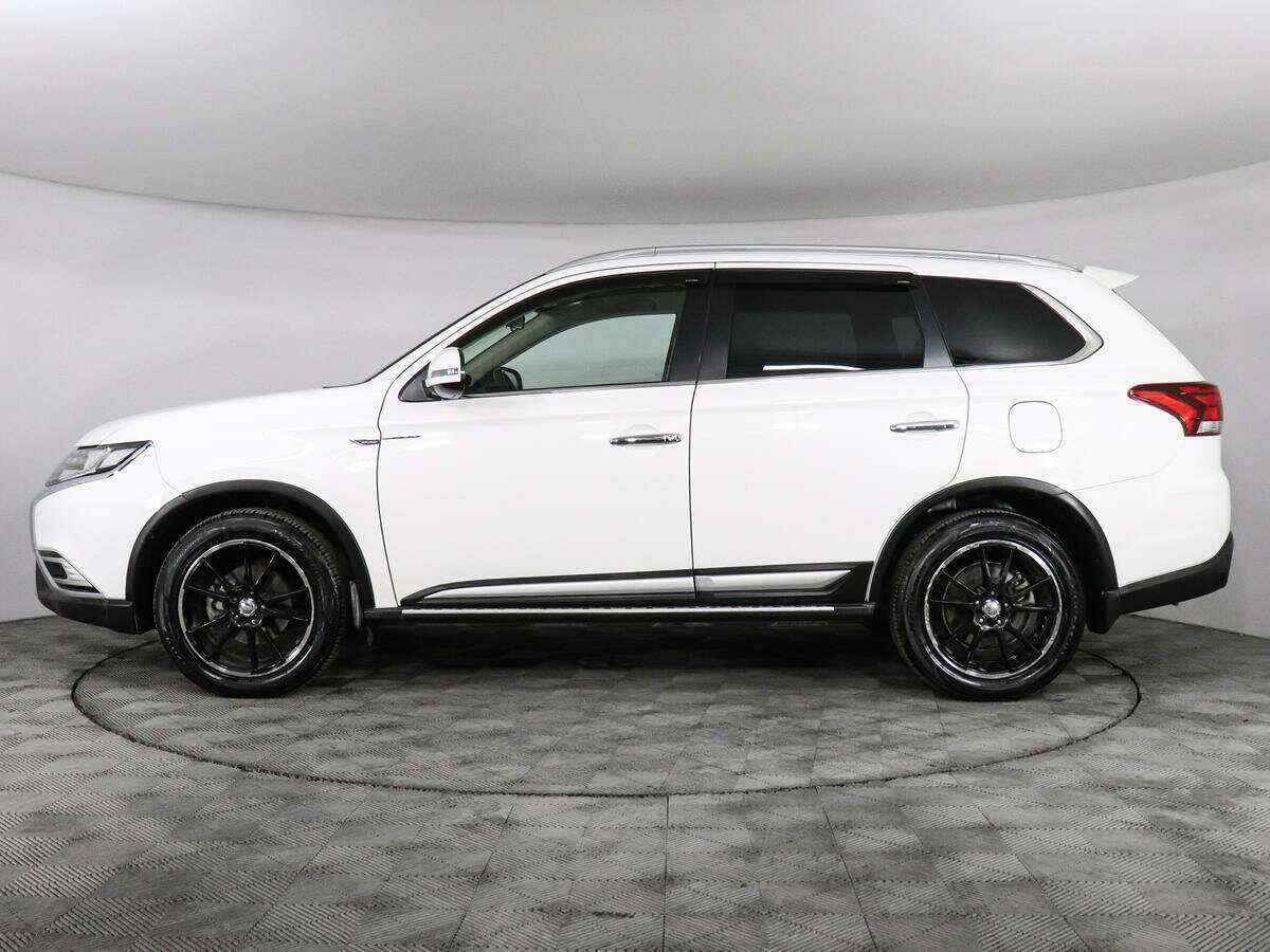 Mitsubishi Outlander с пробегом — 2020 год. Фото: #6