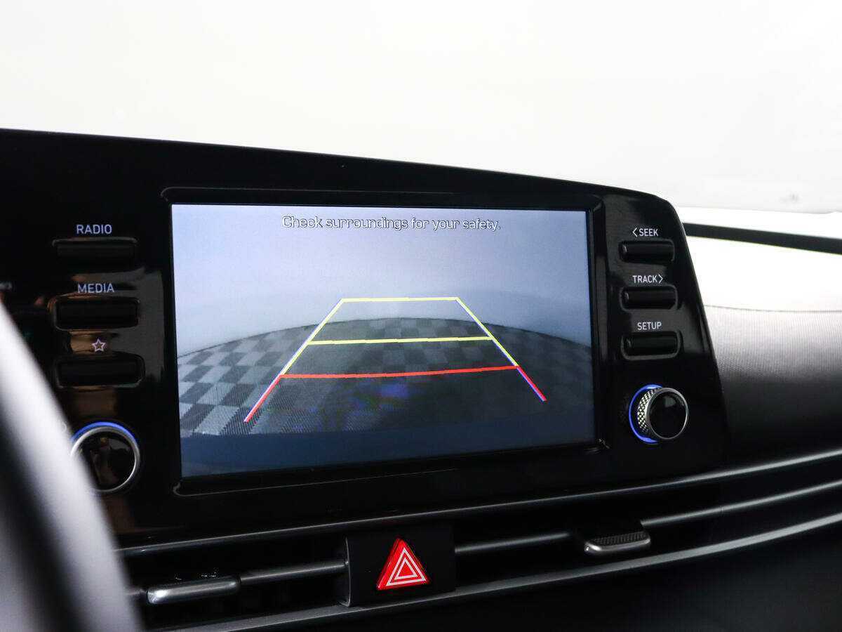 Hyundai Elantra с пробегом — 2022 год. Фото: #15