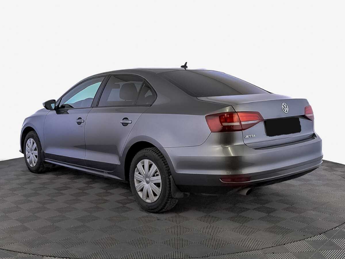 Volkswagen Jetta с пробегом — 2016 год. Фото: #6