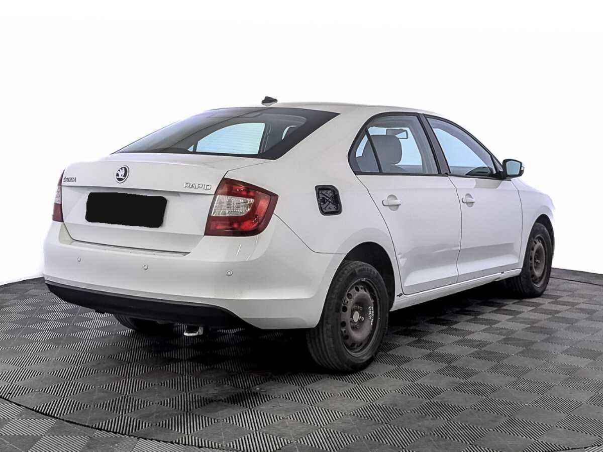 Skoda Rapid с пробегом — 2019 год. Фото: #4