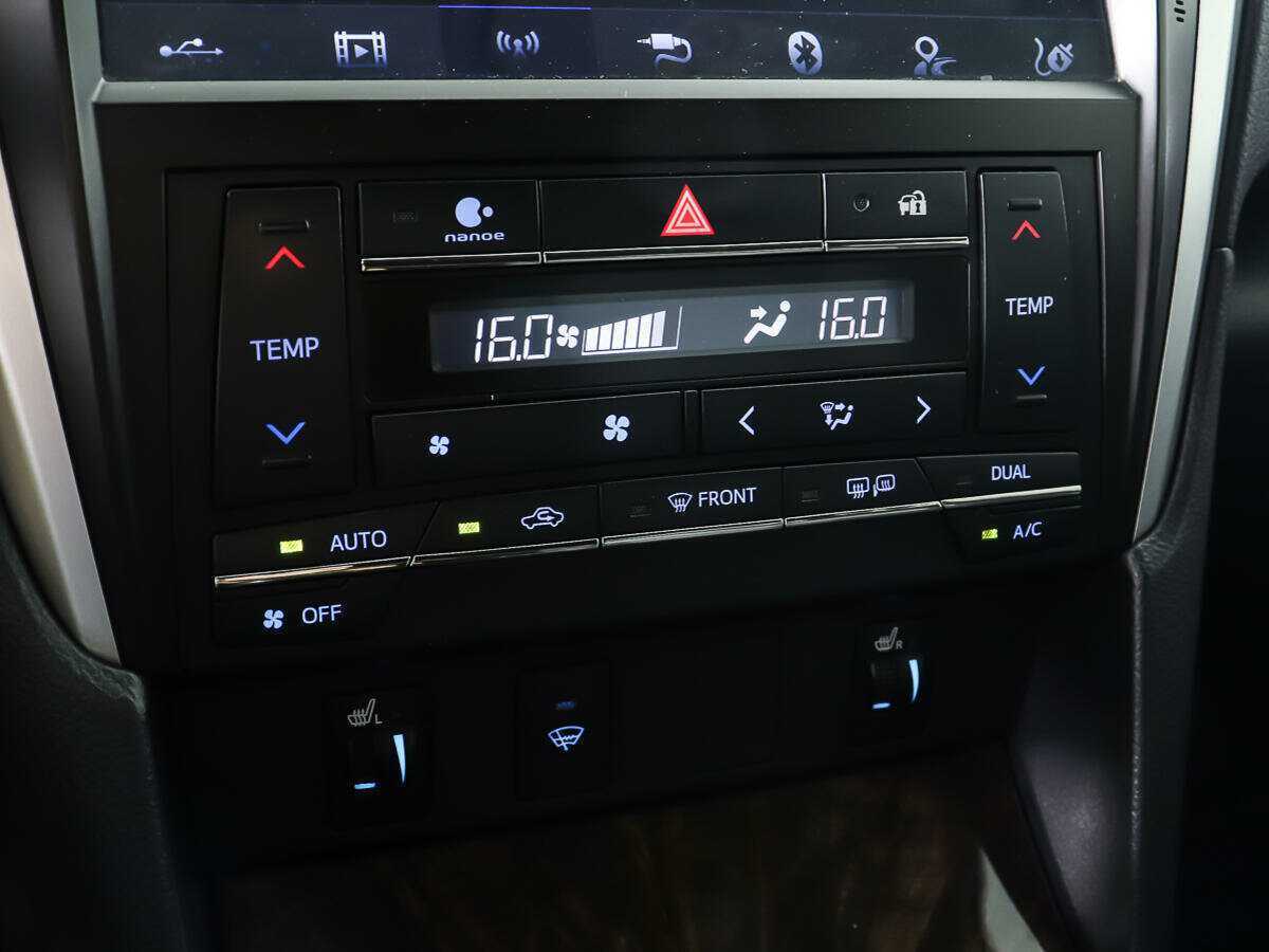 Toyota Camry с пробегом — 2017 год. Фото: #16