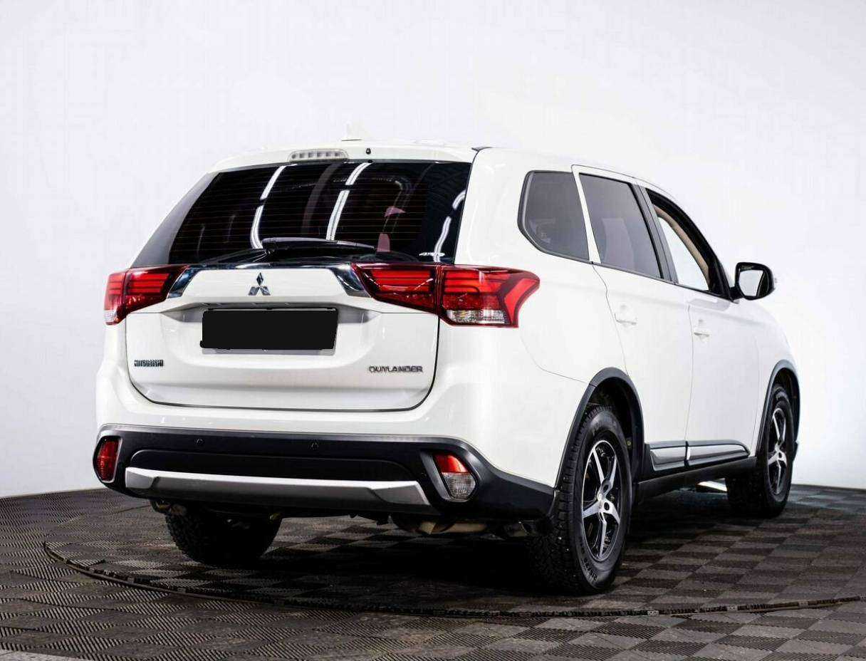 Mitsubishi Outlander с пробегом — 2017 год. Фото: #5