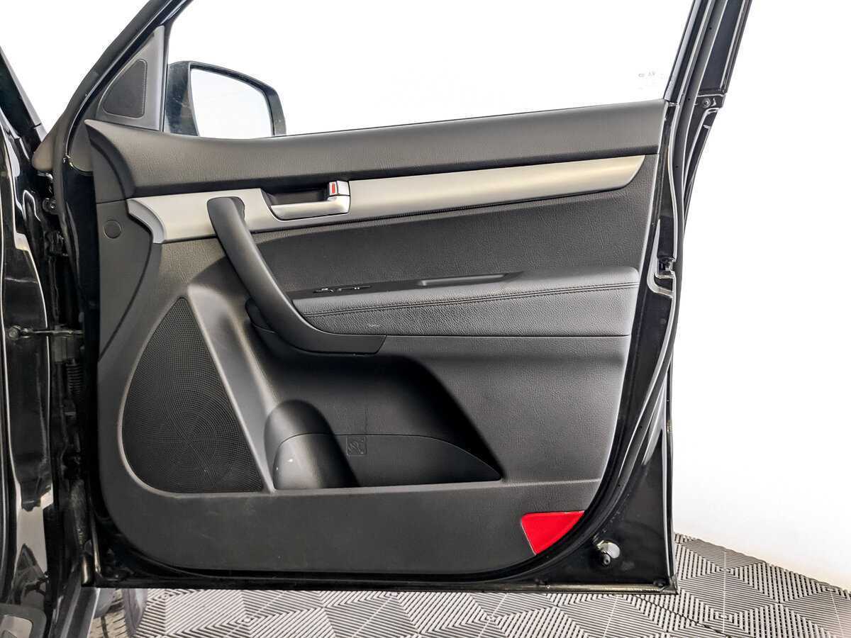Kia Sorento с пробегом — 2015 год. Фото: #23