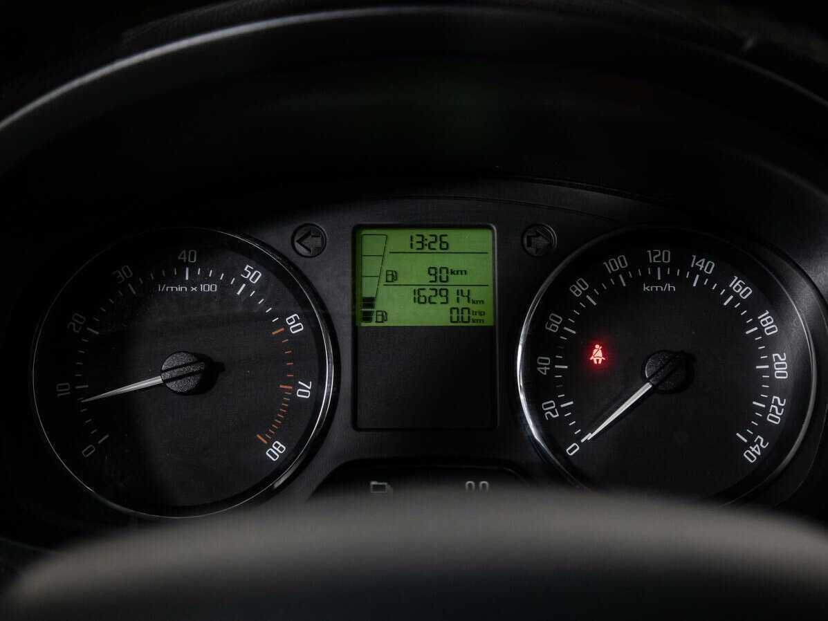 Skoda Fabia с пробегом — 2013 год. Фото: #11